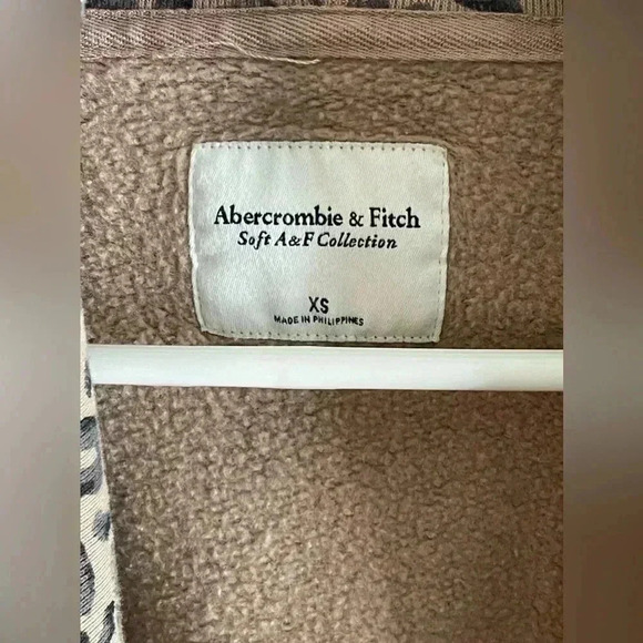 Abercrombie & Fitch Cardigan Sweater Womens XS Leopard Print Soft - Picture 3 of 7